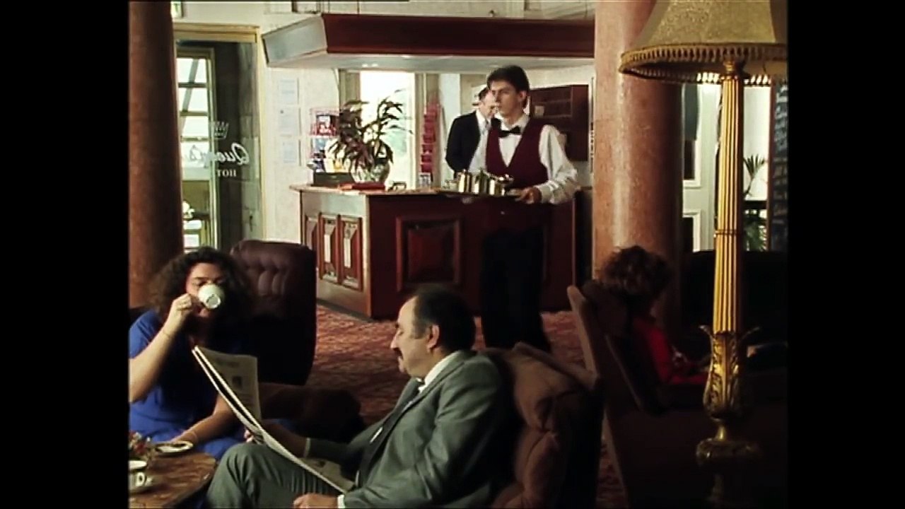 Mr. Bean - Episode 8 - Mr. Bean in Room 426 - Part 3/5