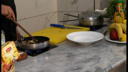 Receta e Ditës, "Oriz Algoria me pançetë", 10 maj 2015 -Ora News