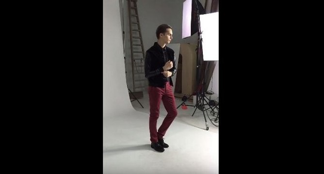 L'étonnante séance photo d'un mannequin qui fait 25 poses en 29 secondes