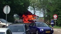 Beelden: Camper brandt uit in Oude Pekela - RTV Noord