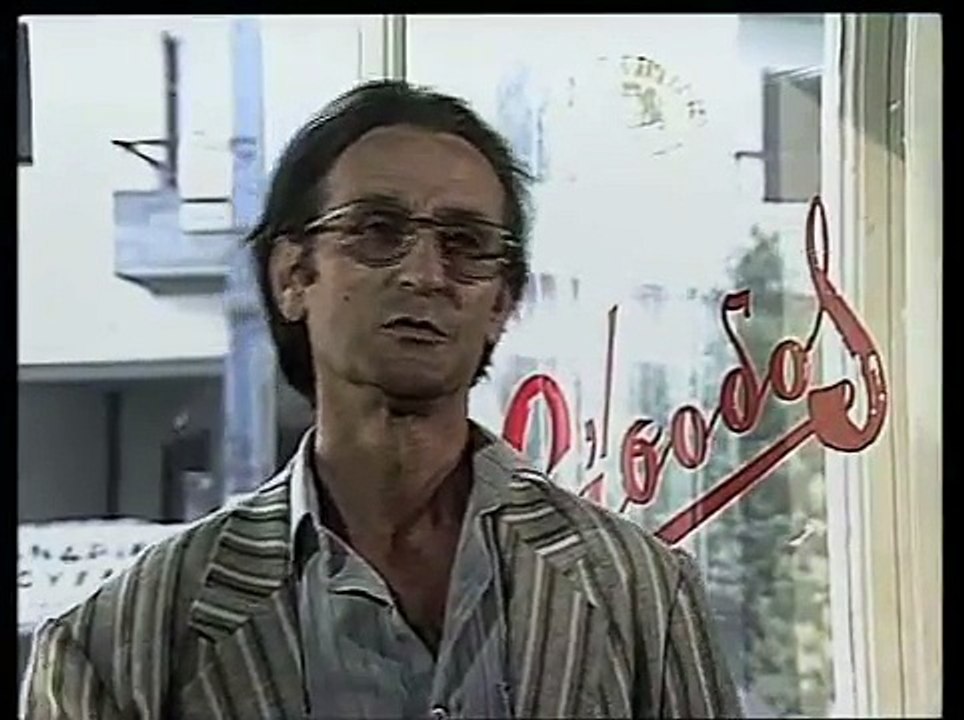 Ο ΜΟΥΣΤΑΚΑΣ ΜΑΖΕΥΕΙ ΚΟΣΜΟ ΓΙΑ ΤΟ ΤΡΕΛΑΔΙΚΟ