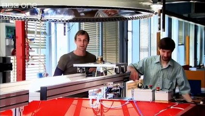 Faire fondre du métal avec la lumière du soleil concentrée e