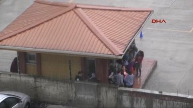 Karabük'te Sağanak Yağmur Caddeleri Göle Döndürdü