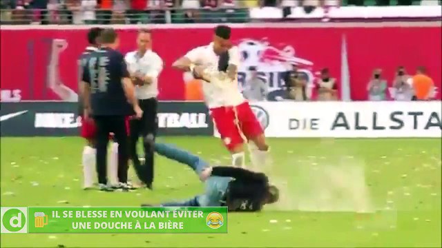 10 mai- le coup franc de Messi vu des tribunes, il se blesse en voulant éviter une douche à la bière