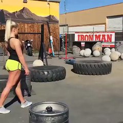 Güzel kızdan muhteşem hareket