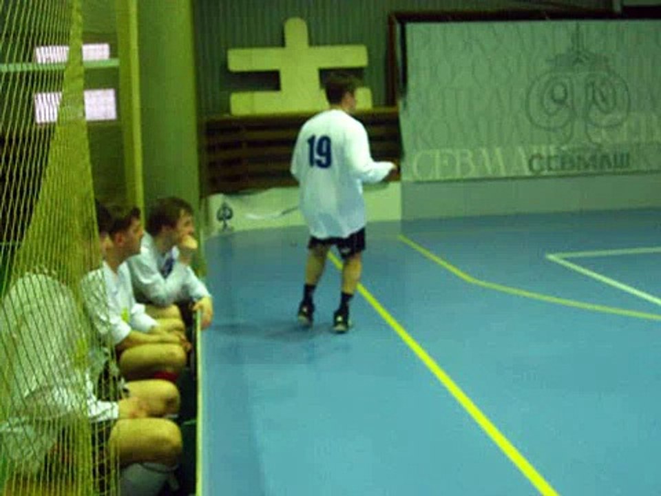 Флорбол-29.Ветераны-13.Искра-Вратарь-минута Славы-Отличная игра.MVI_0201