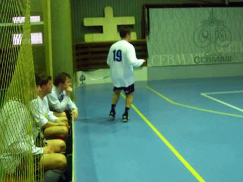 Флорбол-29.Ветераны-13.Искра-Вратарь-минута Славы-Отличная игра.MVI_0201