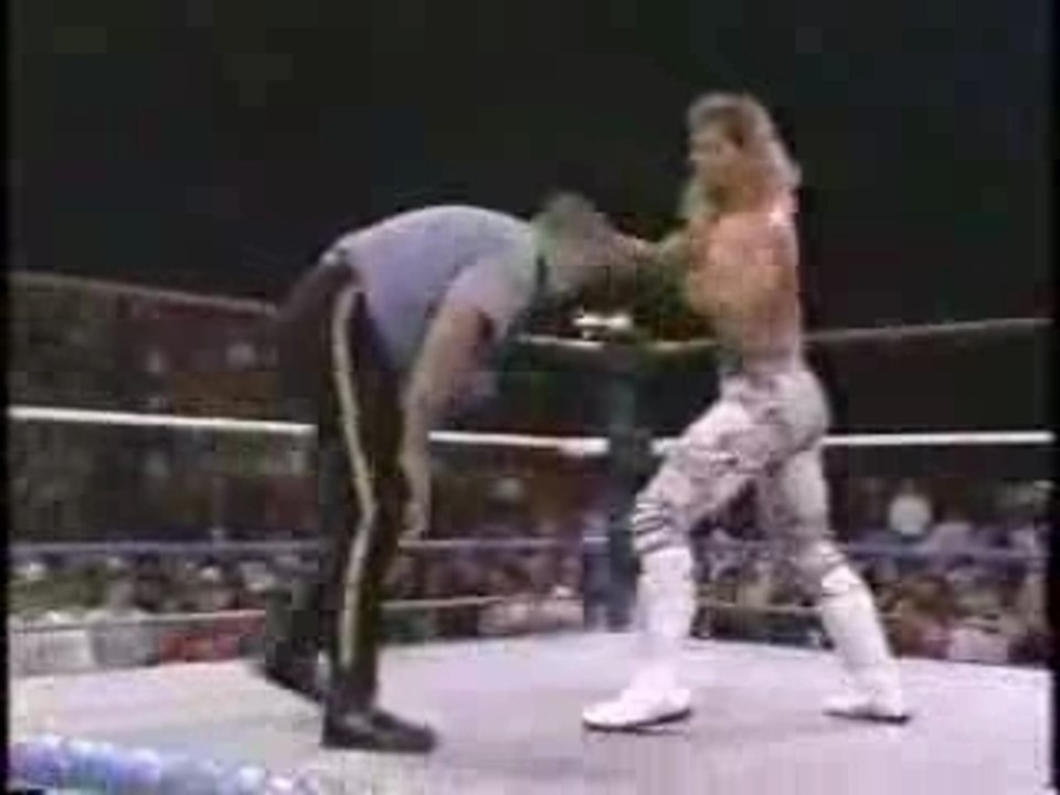 Shawn Michaels vs The BigBossman