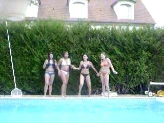 Journée hawaienne ki fini dan la piscine