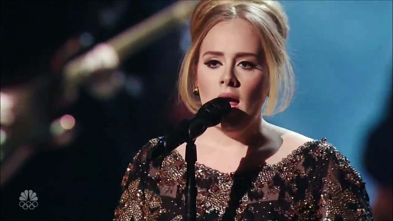 Adele - Chasing Pavements (Live At New York) NBC.