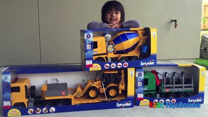 下载视频: Construction Vehicles toys videos for kids Bruder Truck Crane Truck Loader Backhoe Disney Toys Cars