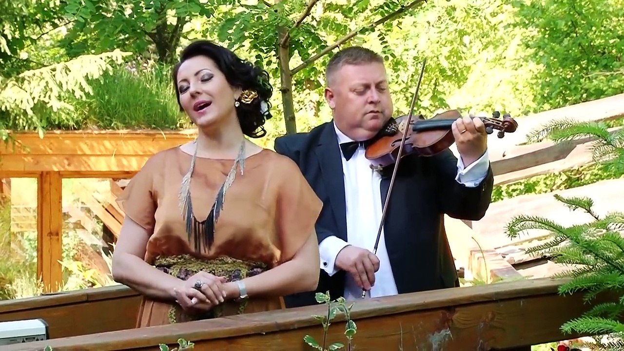 Angela Rusu-Nu tine dragostea,ascunsa-n inima ta.