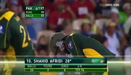 Shahid Afridi Smashes 5 Sixes to Shane Watson