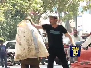 Zara Hut Kay Pakistani funny clips  (7)