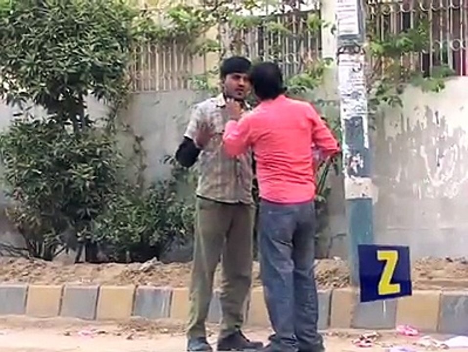 Zara Hut Kay Pakistani funny clips  (10)