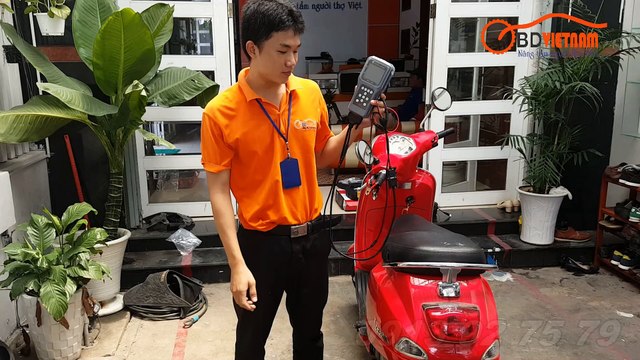Máy đọc lỗi xe máy MST100P kiếm tra xe Piaggio Vespa