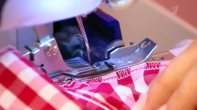 Вместе с Ольгой Никишичевой вы можете преобразить обычный трикотажный пуловер в ультрамодную вещь!