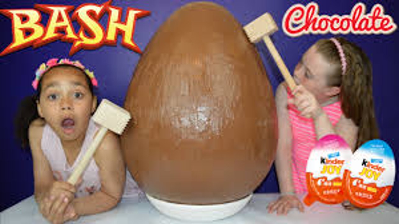 Giant Dame Chocolate Cake Covered Cookies Kinder Surprise Egg Bashing Star Wars Palace Pets TMNT Toys Opening 2016