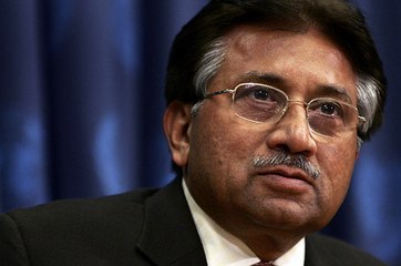 Télécharger la video: Court declares Pervez Musharraf as proclaimed offender in high treason case