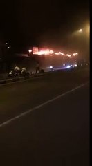 Đắk Lắk: Đường lửa dài 400m cháy rực trên lưng chừng trời