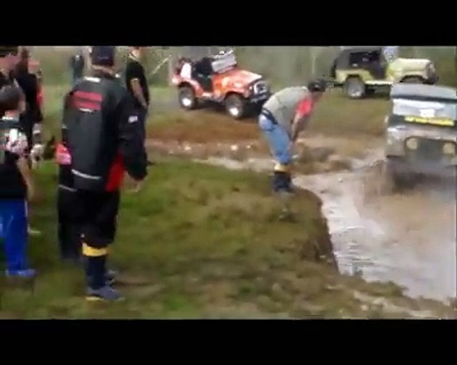 Very Funny Jeep incident. Watch Complet!!!
