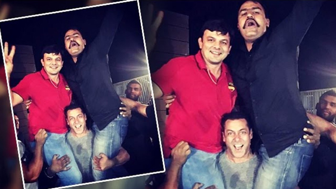 Salman Khan LIFTS Two Wrestlers On His Shoulders At Sultan Wrap Up Party