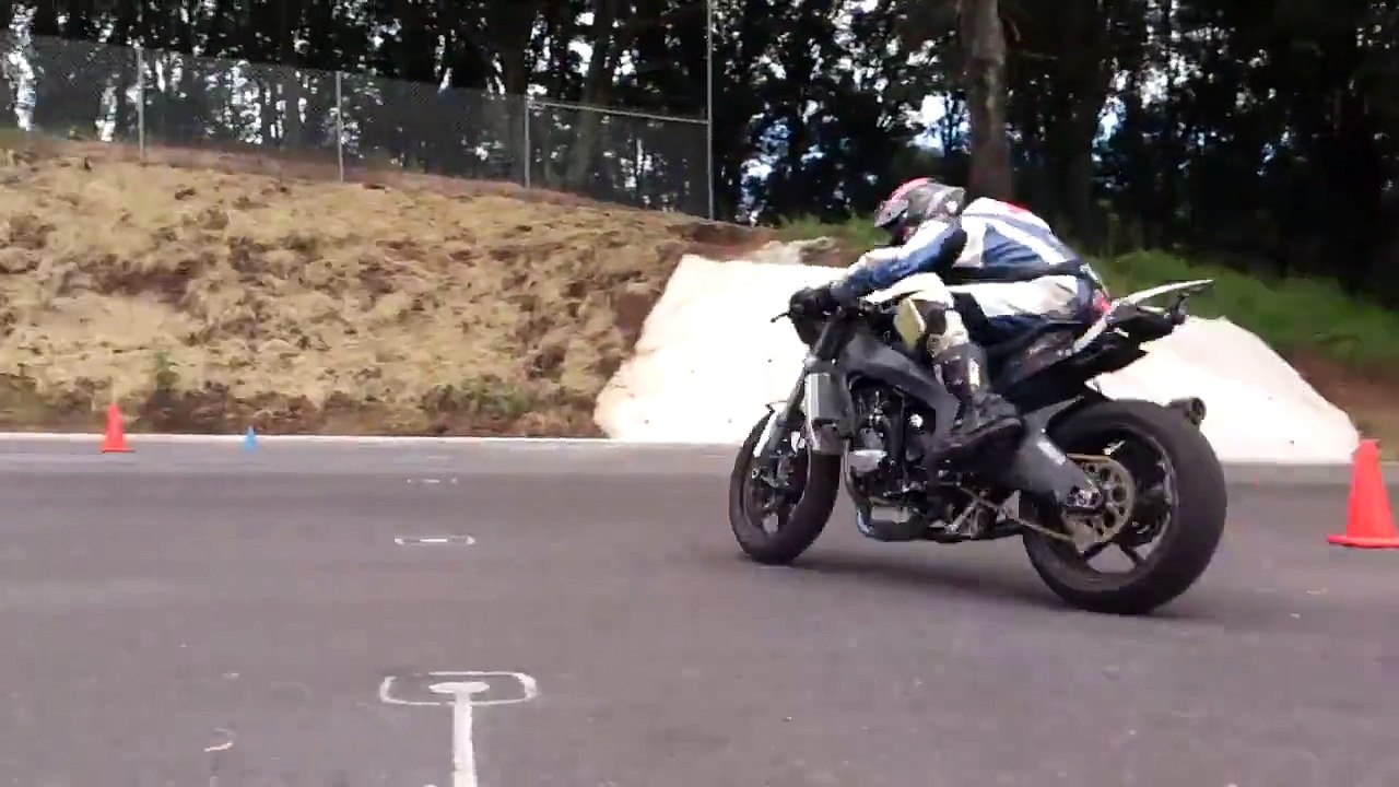 Knee Down cornering practice