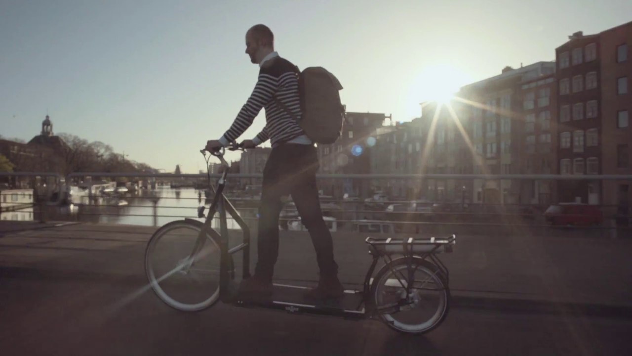 Un tapis de course pour faire avancer un vélo trottinette géant !