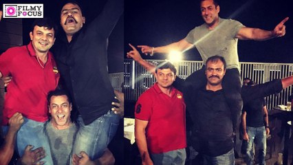 Salman Khan’s Fun Moments At Sultan’s Wrap Up Party - Filmyfocus.com