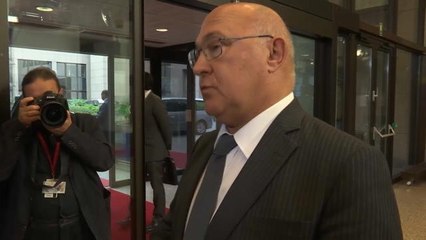 Michel Sapin reconnaît un geste "inapproprié" envers une journaliste - Le 11/05/2016 à 14:00