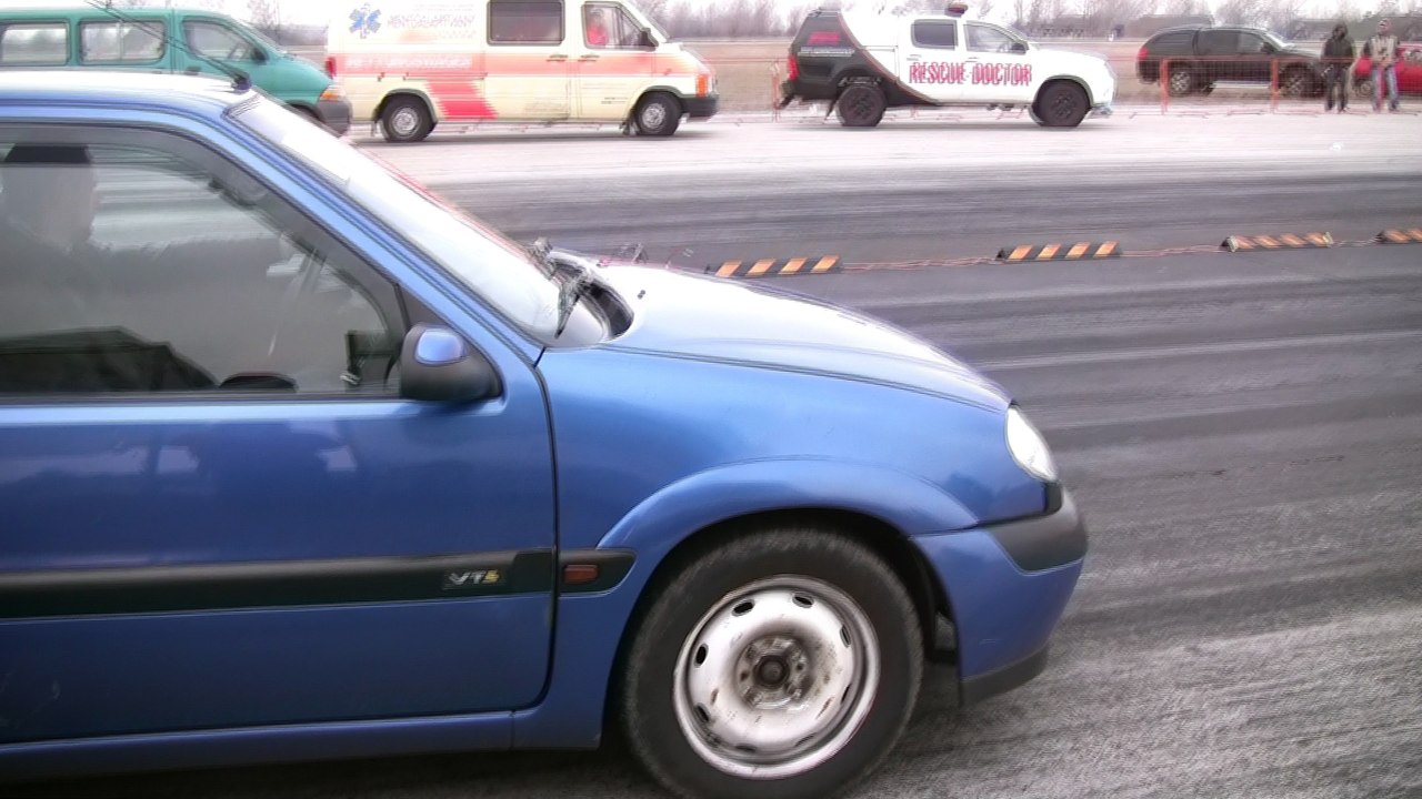 Citroen Saxo VTS Vs. Honda CRX