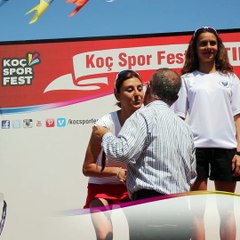 Akdeniz Üniversitesi'nde düzenlenen Üniversite Oyunları'nda ilk madalyalar Triatlonda dağıtıldı! #KocSporFest #BizdeVari