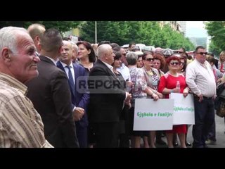 Report TV - Veliaj protestë për 17-katëshin te diga, Gjykata shtyn vendimin