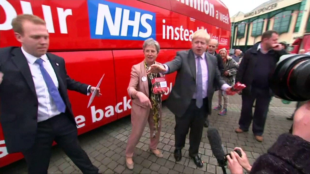 Boris Johnson launches Vote Leave battlebus