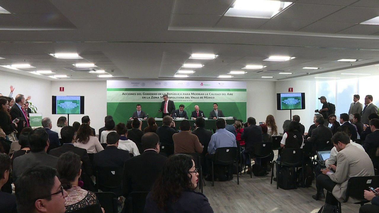 Smog alert forces Mexico to take drastic measures