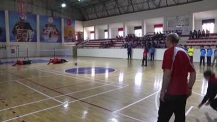 Lise Öğrencileri Engelliler Haftası'nda "Goalball" Oynadı