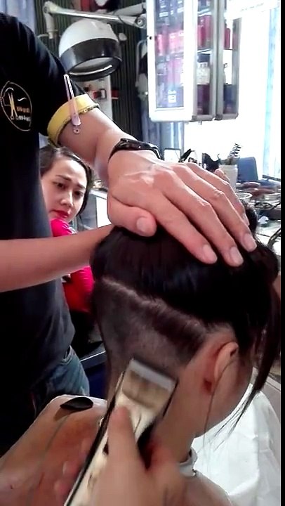 Undercut Nử