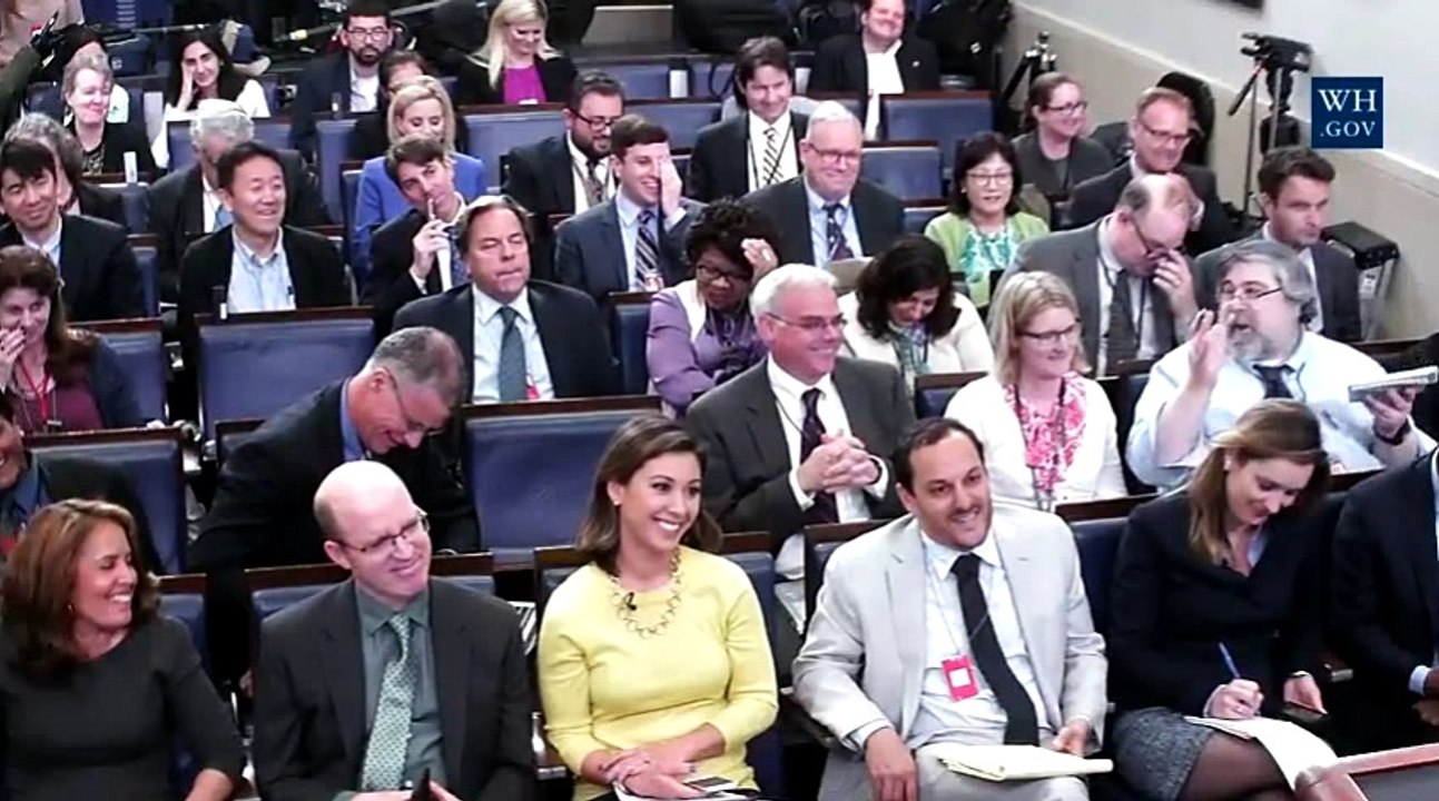 Josh Earnest Tells Horrible Dad Joke at White House Briefing
