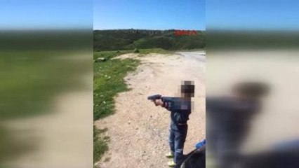 Kocaeli Küçük Çocuğuna Tabanca Verip Ateş Ettirdi