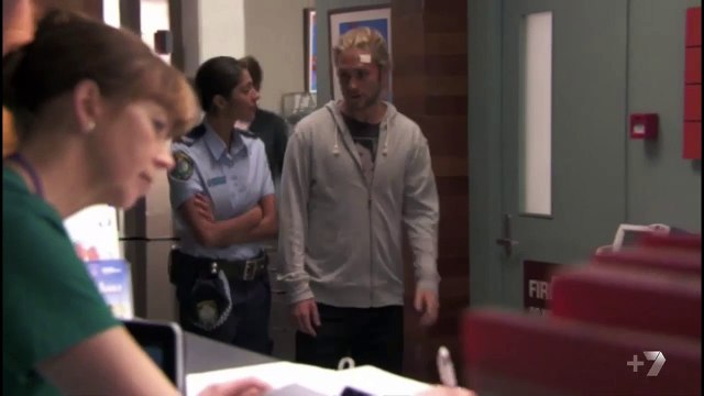 Home and Away 6420 - Kat and Ash - kiss