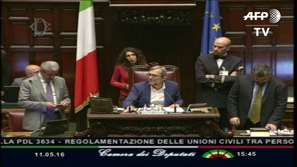 Parlamento de Italia legaliza la unión homosexual