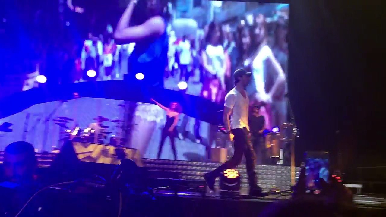 Enrique Iglesias - Bailando - LIVE Zagreb + Lyrics