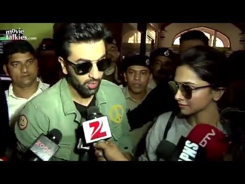 Ranbir Kapoor & Deepika Tamasha Promotions At CST Station
