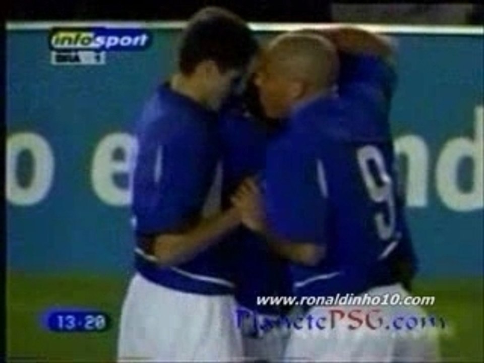 Gol Ronaldinho Brasil 16
