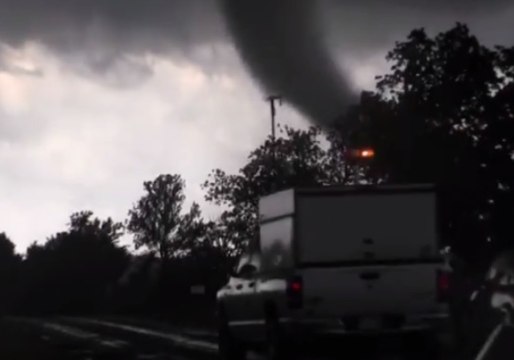 Storm Chaser Has Close Call With Tornado in South-Central Oklahoma