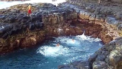 E' chiamata la PISCINA DELLA MORTE. Guardate perchè... INCREDIBILE!