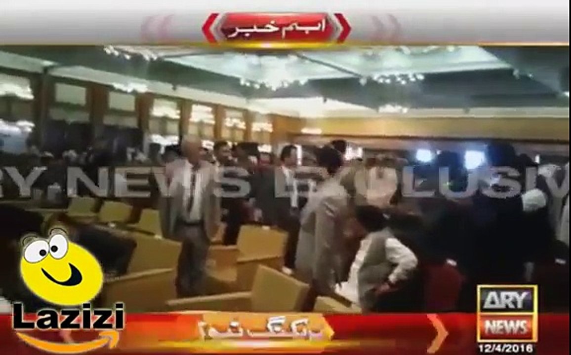 Look at the Reaction of Qamar Zaman Qaira on General Raheel's Arrival