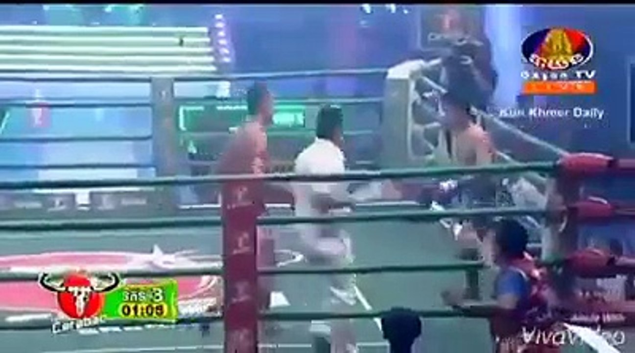 Incredible jump kick KO!