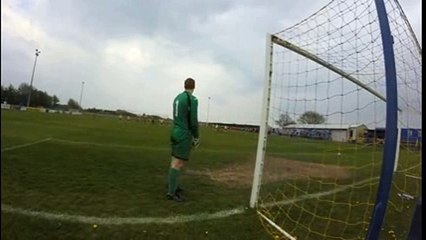 50 metreden gol attı, hakem vermedi!