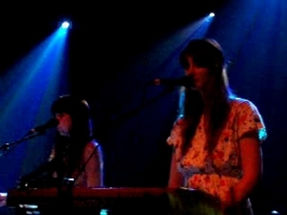 Au Revoir Simone @ Paris (Trabendo) I Couldn't Sleep